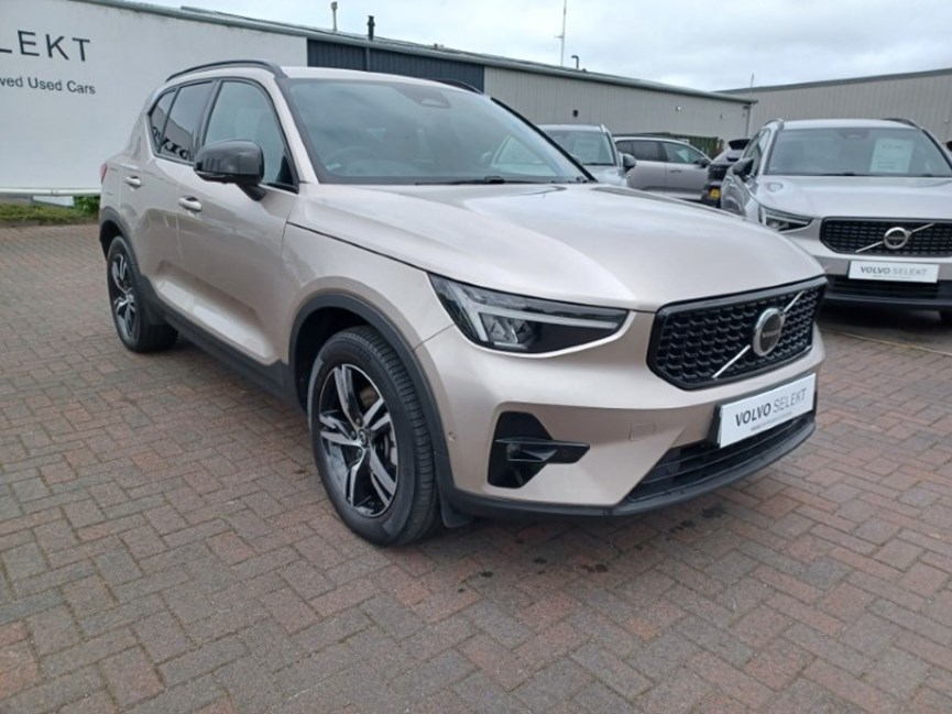 2023 (23) VOLVO XC40 2.0 B3P Plus Dark 5dr Auto