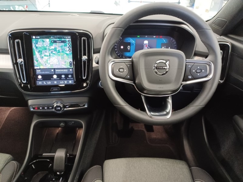 2023 (23) VOLVO XC40 2.0 B3P Plus Dark 5dr Auto 5578501