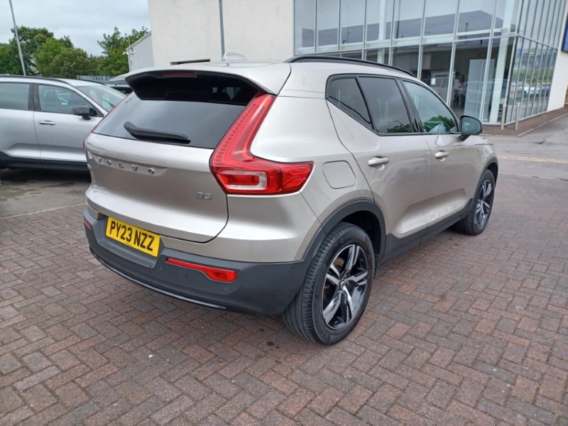 2023 (23) VOLVO XC40 2.0 B3P Plus Dark 5dr Auto 5578472