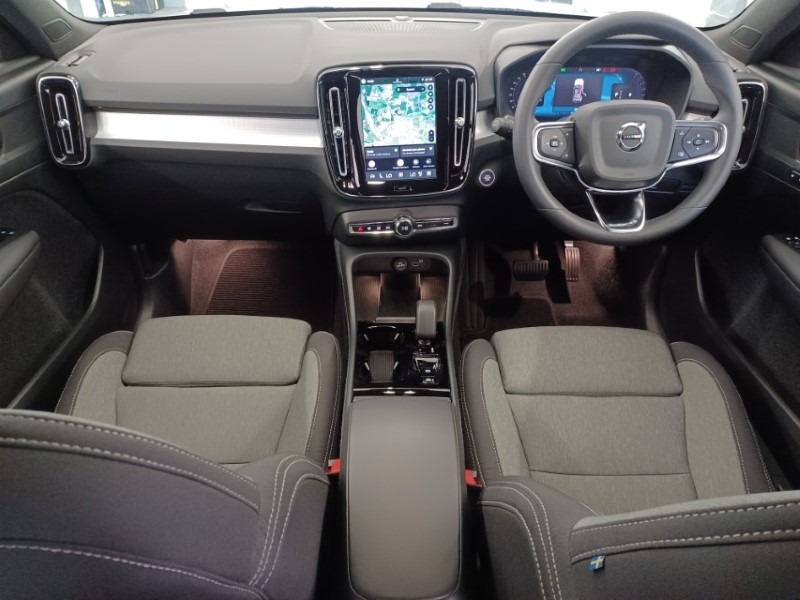 2023 (23) VOLVO XC40 2.0 B3P Plus Dark 5dr Auto 5578502
