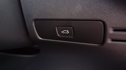 2023 (23) VOLVO XC40 2.0 B3P Plus Dark 5dr Auto 5578476
