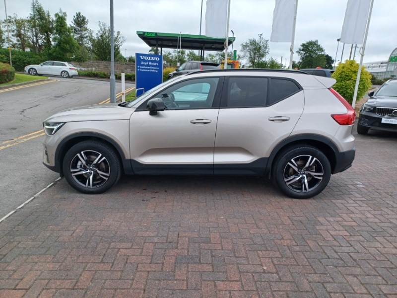 2023 (23) VOLVO XC40 2.0 B3P Plus Dark 5dr Auto 5578473