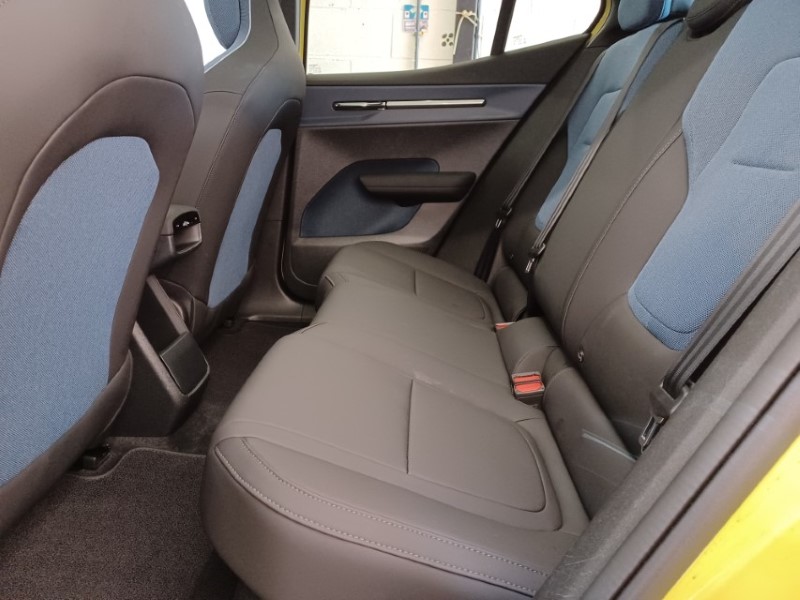 2025 (75) VOLVO EX30 200kW SM Extended Range Ultra 69kWh 5dr Auto 5628815