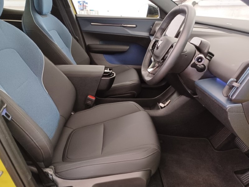 2025 (75) VOLVO EX30 200kW SM Extended Range Ultra 69kWh 5dr Auto 5628802