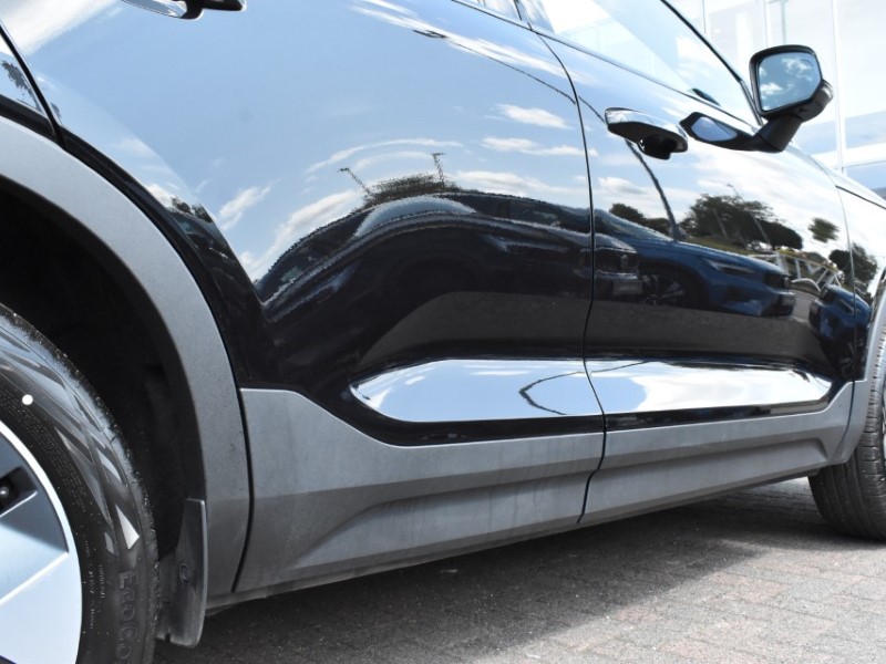 2025 (75) VOLVO XC40 2.0 B3P Plus Dark 5dr Auto 5637985