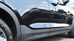 2025 (75) VOLVO XC40 2.0 B3P Plus Dark 5dr Auto 5637985
