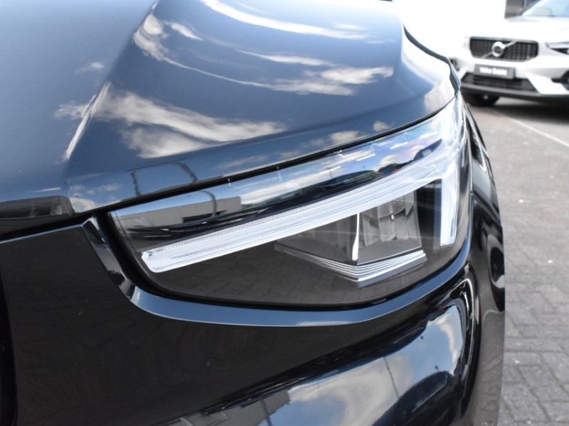 2025 (75) VOLVO XC40 2.0 B3P Plus Dark 5dr Auto 5637990
