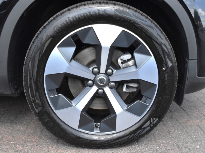 2025 (75) VOLVO XC40 2.0 B3P Plus Dark 5dr Auto 5637987