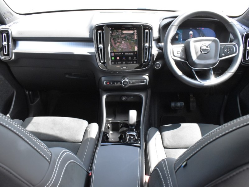 2025 (75) VOLVO XC40 2.0 B3P Plus Dark 5dr Auto 5637968