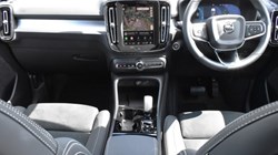 2025 (75) VOLVO XC40 2.0 B3P Plus Dark 5dr Auto 5637968