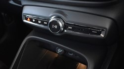 2025 (75) VOLVO XC40 2.0 B3P Plus Dark 5dr Auto 5637943