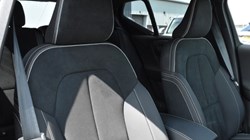 2025 (75) VOLVO XC40 2.0 B3P Plus Dark 5dr Auto 5637963