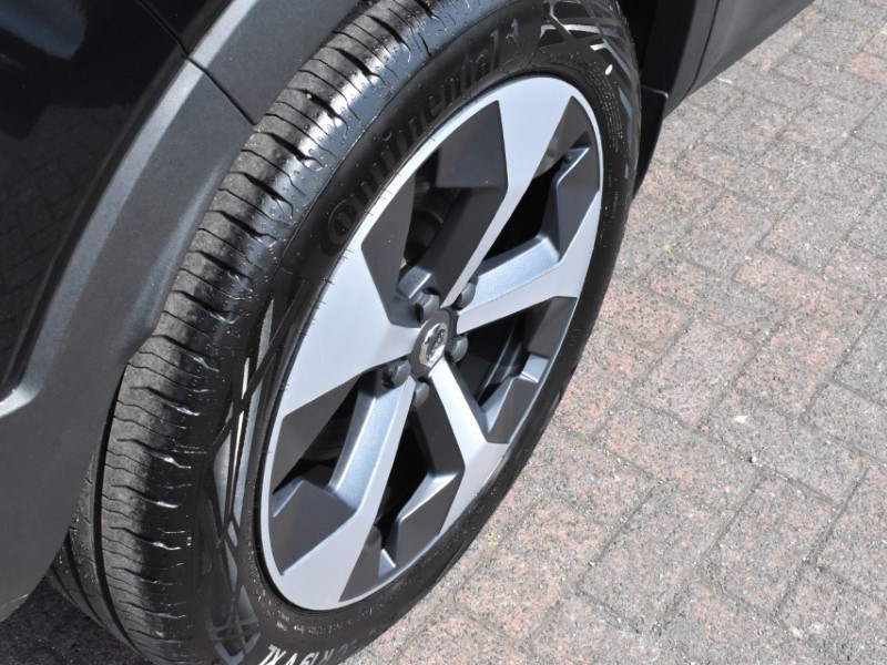 2025 (75) VOLVO XC40 2.0 B3P Plus Dark 5dr Auto 5637983