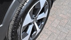 2025 (75) VOLVO XC40 2.0 B3P Plus Dark 5dr Auto 5637983