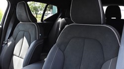 2025 (75) VOLVO XC40 2.0 B3P Plus Dark 5dr Auto 5637977