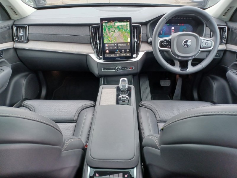 2025 (75) VOLVO XC90 2.0 T8 PHEV Plus Pro Dark 5dr AWD Geartronic 5661525