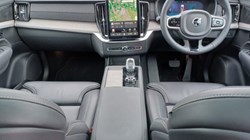 2025 (75) VOLVO XC90 2.0 T8 PHEV Plus Pro Dark 5dr AWD Geartronic 5661525
