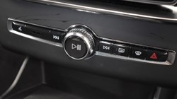 2025 (75) VOLVO XC90 2.0 T8 PHEV Plus Pro Dark 5dr AWD Geartronic 5661540