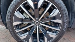 2025 (75) VOLVO XC90 2.0 T8 PHEV Plus Pro Dark 5dr AWD Geartronic 5661561