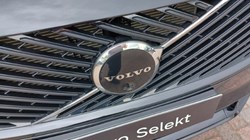 2025 (75) VOLVO XC90 2.0 T8 PHEV Plus Pro Dark 5dr AWD Geartronic 5661571