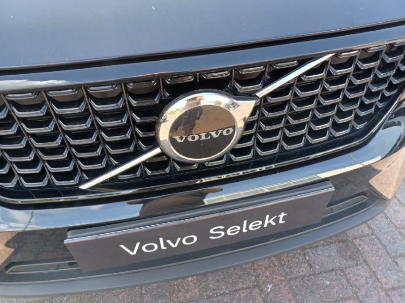 2024 (24) VOLVO XC40 2.0 B3P Plus Dark 5dr Auto 5634458