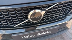 2024 (24) VOLVO XC40 2.0 B3P Plus Dark 5dr Auto 5634458