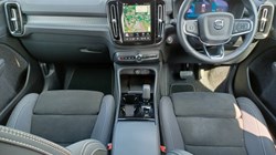2024 (24) VOLVO XC40 2.0 B3P Plus Dark 5dr Auto 5634442