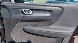 2024 (24) VOLVO XC40 2.0 B3P Plus Dark 5dr Auto 5634466