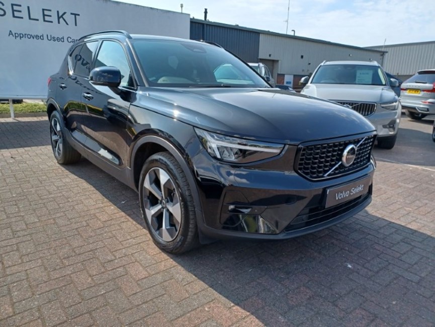 2024 (24) VOLVO XC40 2.0 B3P Plus Dark 5dr Auto