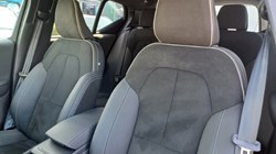 2024 (24) VOLVO XC40 2.0 B3P Plus Dark 5dr Auto 5634446