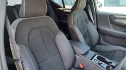 2024 (24) VOLVO XC40 2.0 B3P Plus Dark 5dr Auto 5634437