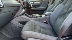 2024 (24) VOLVO XC40 2.0 B3P Plus Dark 5dr Auto 5634443