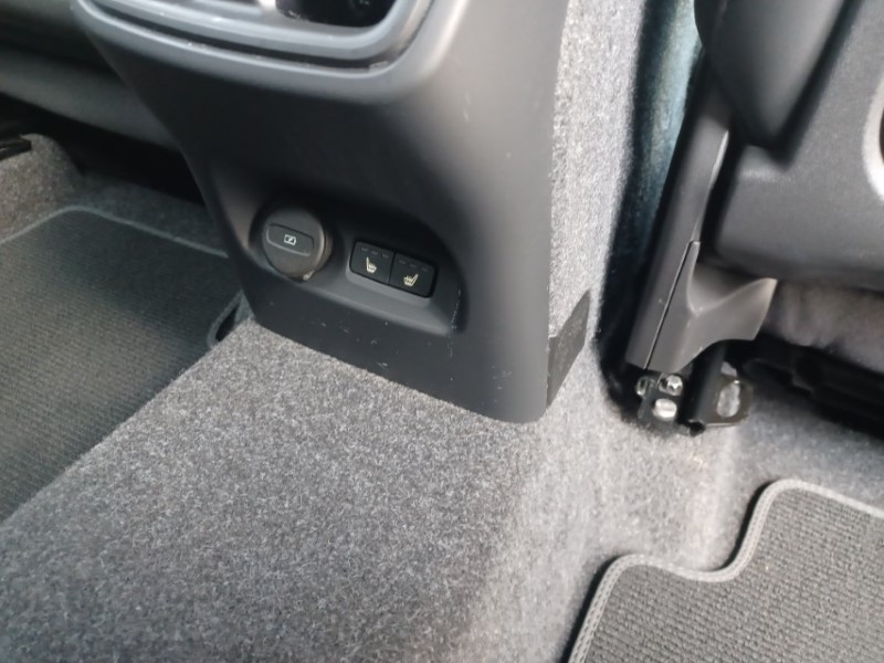 2024 (24) VOLVO XC40 2.0 B3P Plus Dark 5dr Auto 5634439