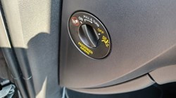 2024 (24) VOLVO XC40 2.0 B3P Plus Dark 5dr Auto 5634444