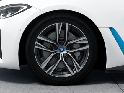  BMW i4 eDrive35 Sport
