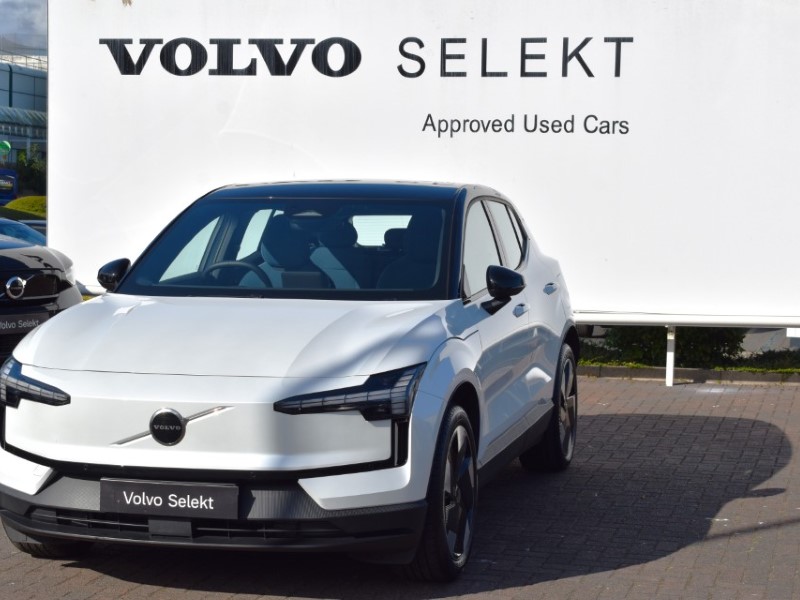 2024 (74) VOLVO EX30 200kW SM Extended Range Plus 69kWh 5dr Auto 5663686