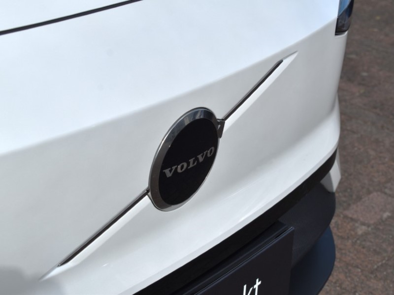 2024 (74) VOLVO EX30 200kW SM Extended Range Plus 69kWh 5dr Auto 5663772
