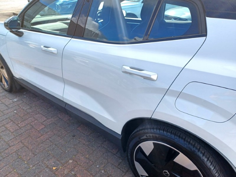 2024 (74) VOLVO EX30 200kW SM Extended Range Plus 69kWh 5dr Auto 5663765