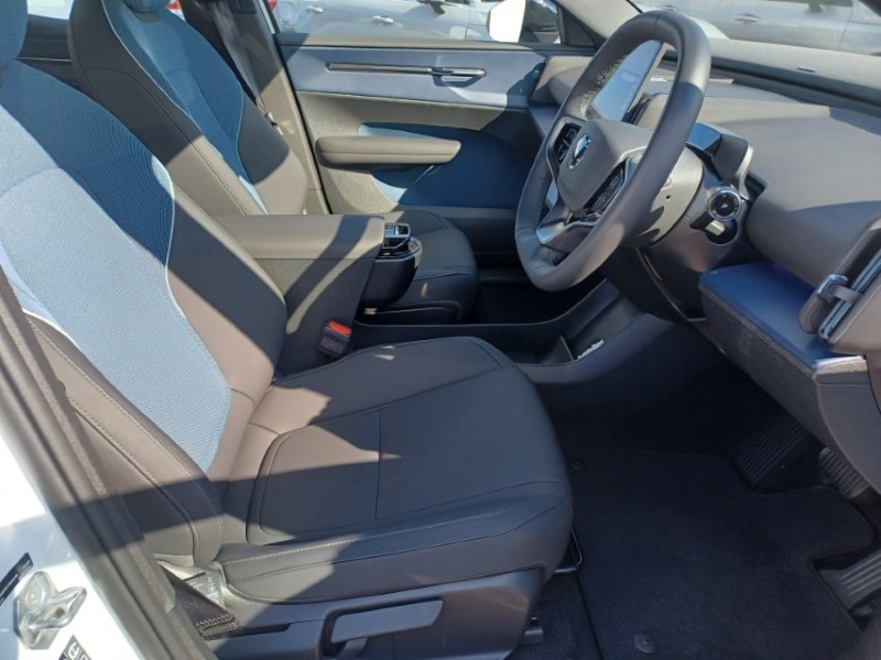 2024 (74) VOLVO EX30 200kW SM Extended Range Plus 69kWh 5dr Auto 5663688