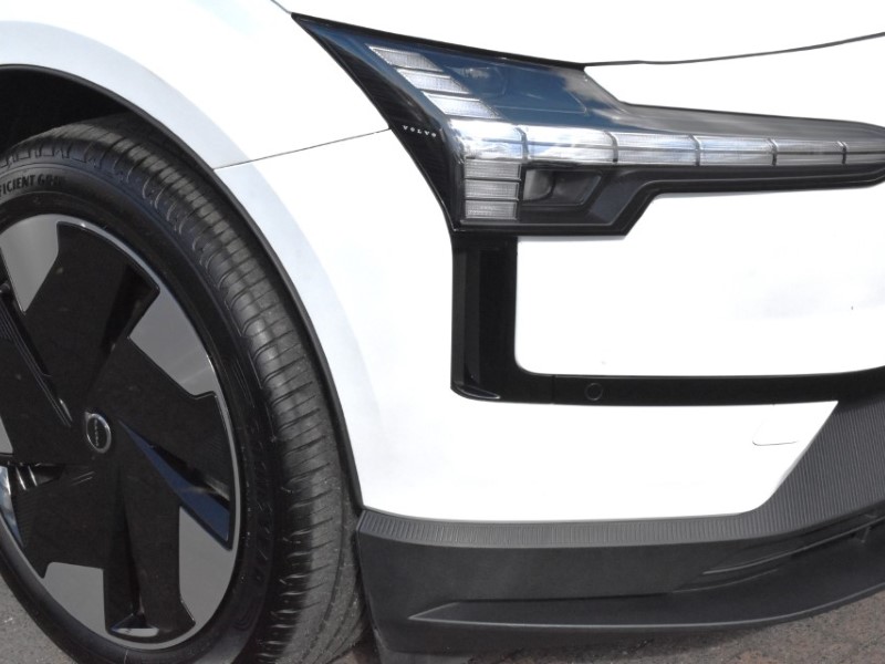 2024 (74) VOLVO EX30 200kW SM Extended Range Plus 69kWh 5dr Auto 5663773