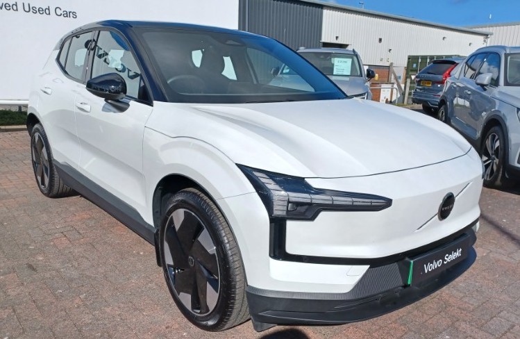 2024 (74) VOLVO EX30 200kW SM Extended Range Plus 69kWh 5dr Auto