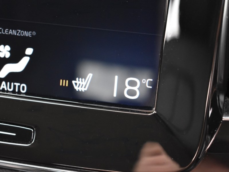 2019 (19) VOLVO XC40 1.5 T3 Inscription 5dr 5681756