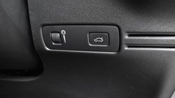 2019 (19) VOLVO XC40 1.5 T3 Inscription 5dr 5681747