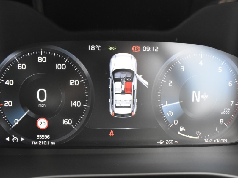 2019 (19) VOLVO XC40 1.5 T3 Inscription 5dr 5681748