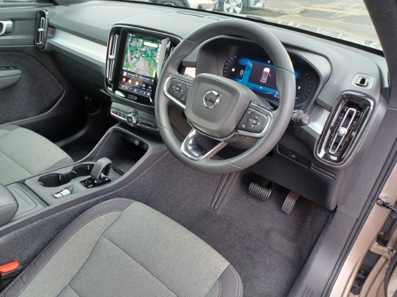 2024 (73) VOLVO XC40 2.0 B3P Core 5dr Auto 5684245