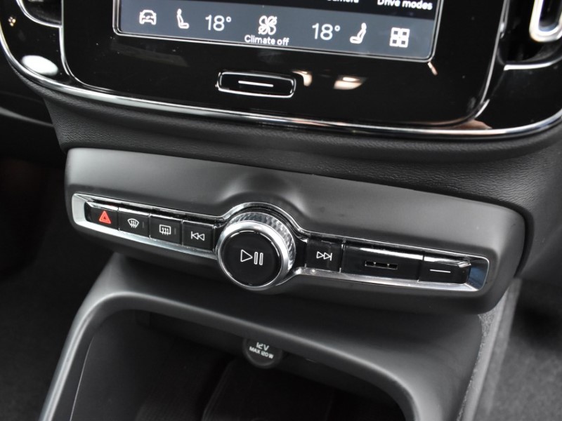2024 (73) VOLVO XC40 2.0 B3P Core 5dr Auto 5684274
