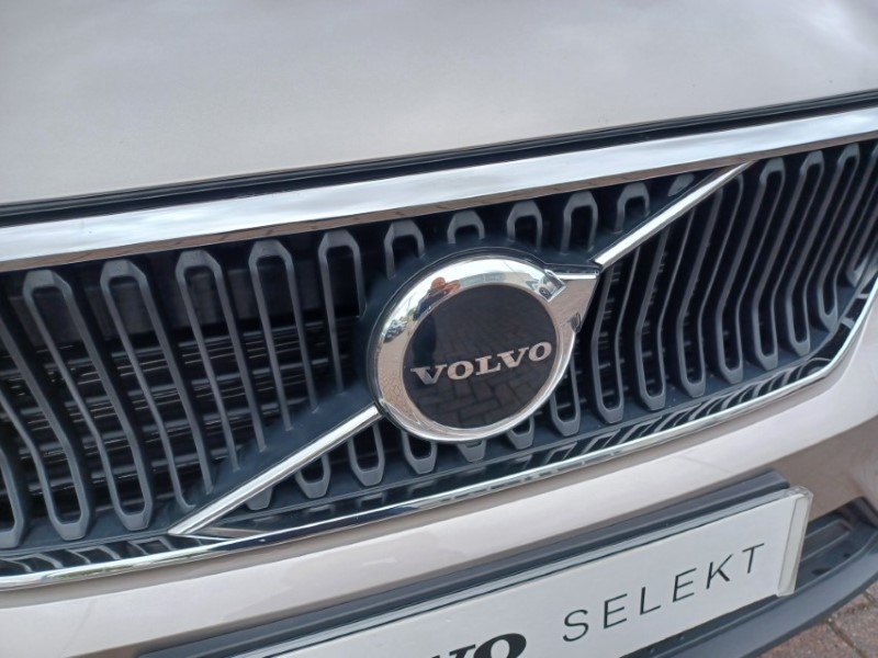 2024 (73) VOLVO XC40 2.0 B3P Core 5dr Auto 5684289