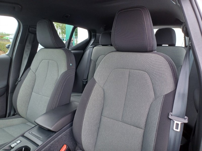 2024 (73) VOLVO XC40 2.0 B3P Core 5dr Auto 5684262