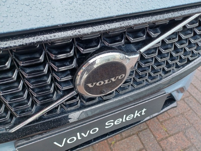 2022 (72) VOLVO XC60 2.0 B4D Plus Dark 5dr AWD Geartronic 5682953