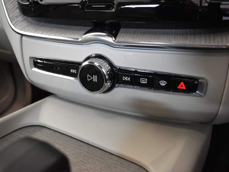 2022 (72) VOLVO XC60 2.0 B4D Plus Dark 5dr AWD Geartronic 5682937